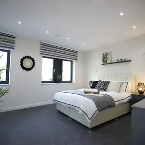 https://lovely-apartment-in-aldgate-east-5.cambridgehotelsuk.com